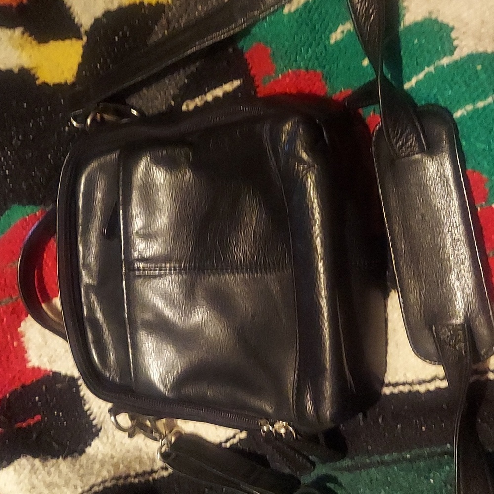 COPY - Like new! Genuine leather small/ med unisex cross body by Osgoode marley.